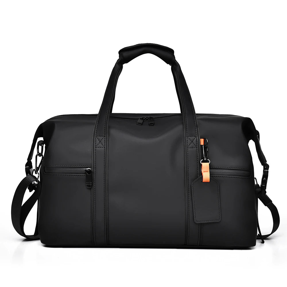 sac à bandoulière souple sur fond blanc 