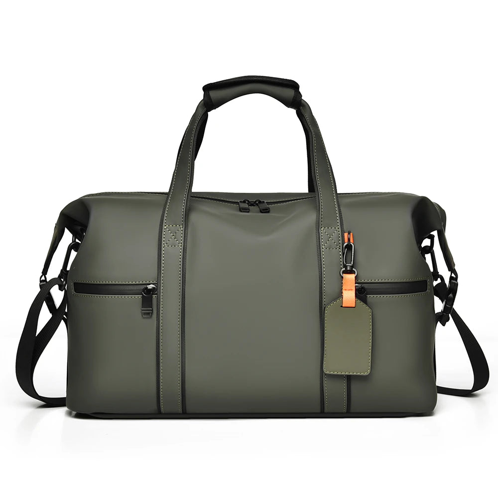 sac de voyage à bandoulière vert souple sur fond blanc 