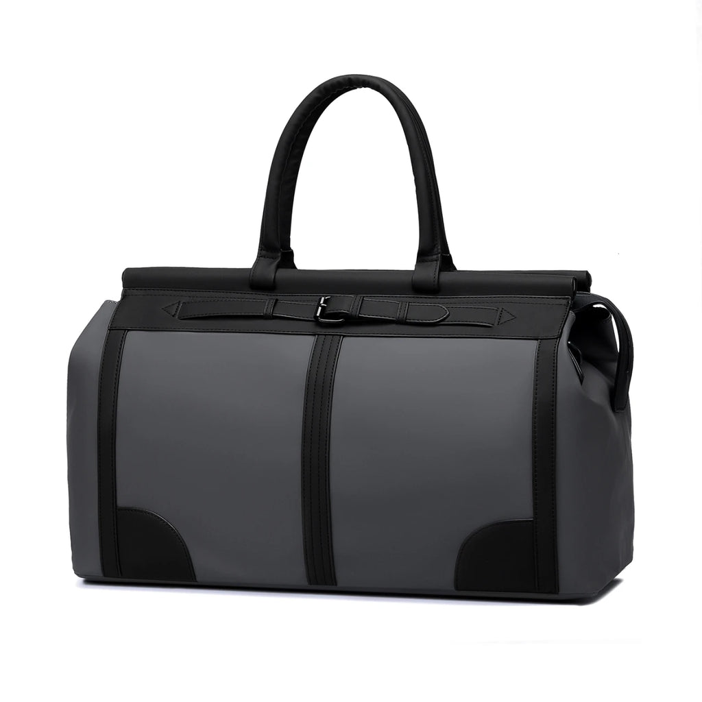 sac de voyage hydrophobe gris sur fond blanc